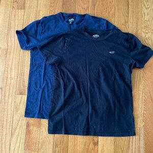 Two Hollister Men’s Tshirts Size Medium, 1 Navy 1 Black